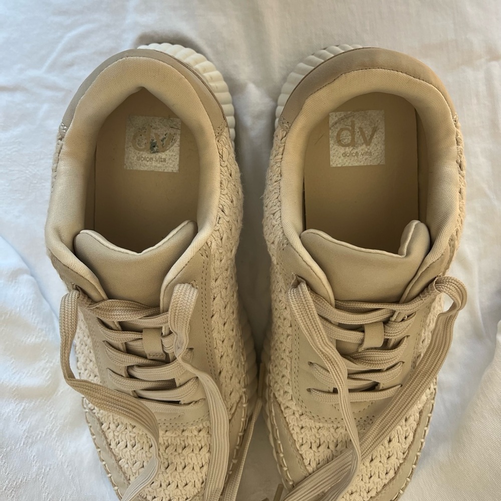 Dolce Vita Fay Sneakers - Picture 6 of 7